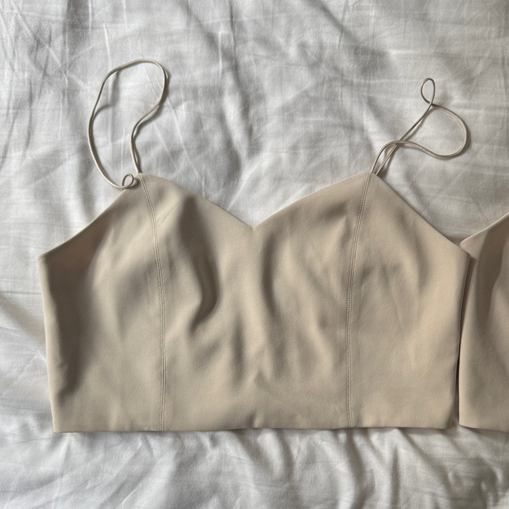 ALICE + OLIVIA CROPPED TOP